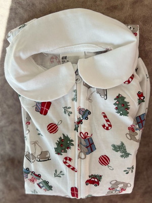 Pajama new with zipper and closed feet
