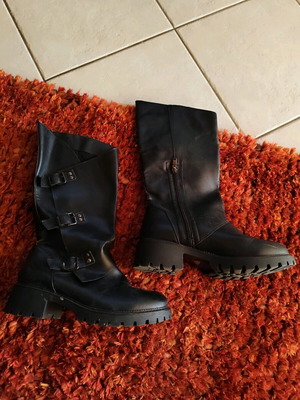 Verde black leather biker boots like new, size 38