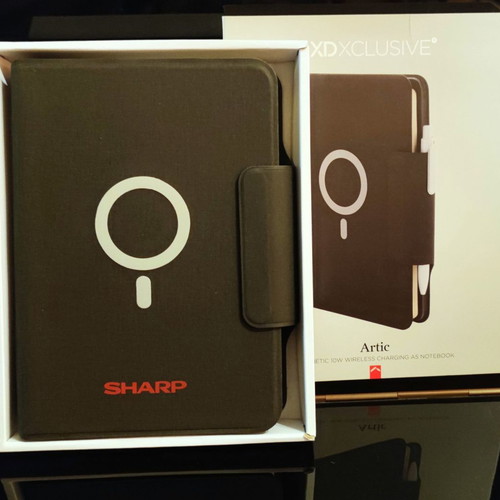 Sharp Ασύρματος Φορτιστής 10W και Powerbank 8000mah με θήκη και σημειωματάριο Α5 νέο