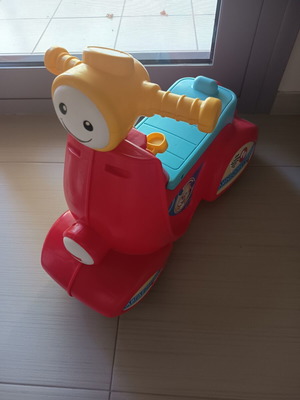 Fisher Price Ride On Scooter laugh and learn, like new
