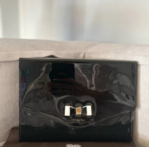 Τσάντα φάκελος ted baker σε άψογη κατάσταση