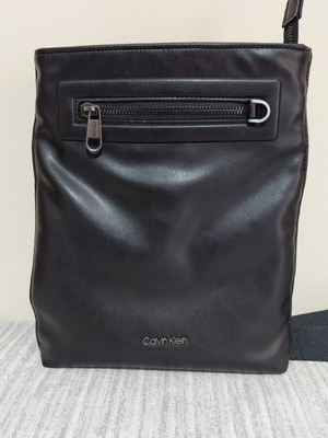 Calvin Klein crossbody bag like new, black faux leather