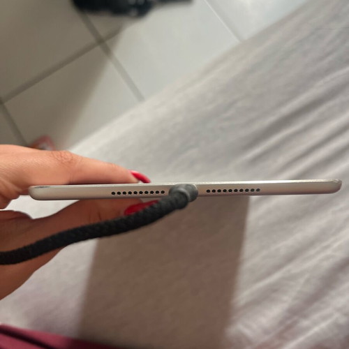 iPad 4 mini like new, fully functional and barely used