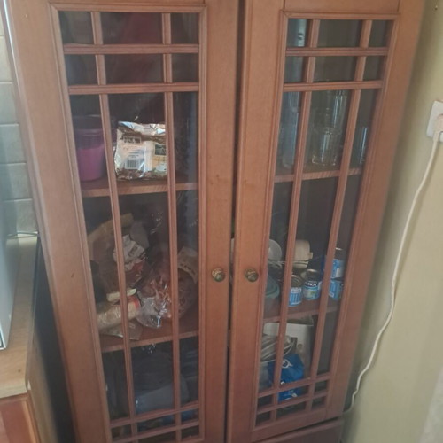 Kitchen furniture and appliances like new, fridge and washing machine