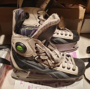 Επαγγελματικά παγοπέδιλα Reebok 9k limited edition