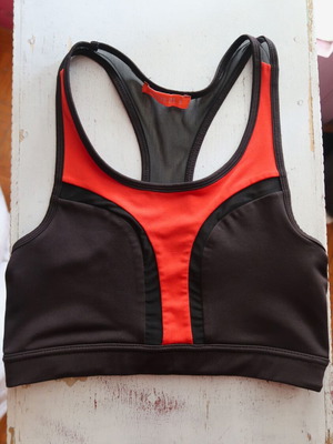 Pink Woman Active sports top Small like new, black and red