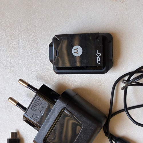 Motorola Bluetooth Headphones with FM Radio like new