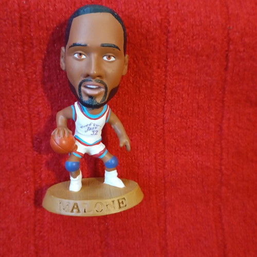 Corinthian collectible basketball figure like new, Karl Malone