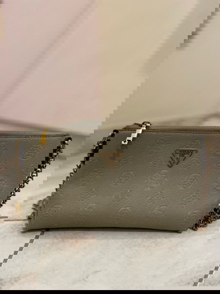 Τσάντα ώμου Guess