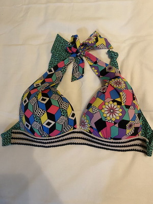 Crool bikini top like new, size M