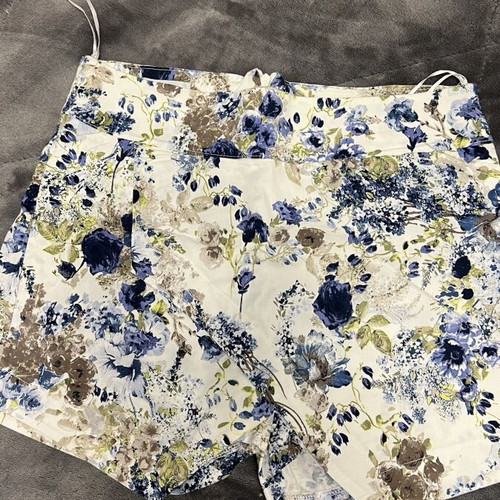 Summer shorts skirt size S like new, white and blue
