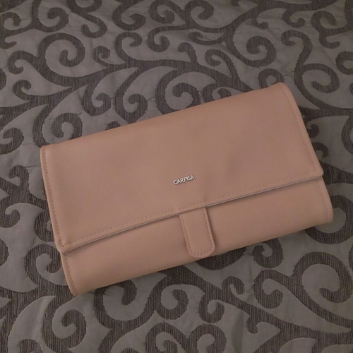 Carpisa jewelry travel case new, mustard leatherette