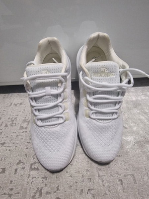 Lumberjack athletic shoes new, white size 38