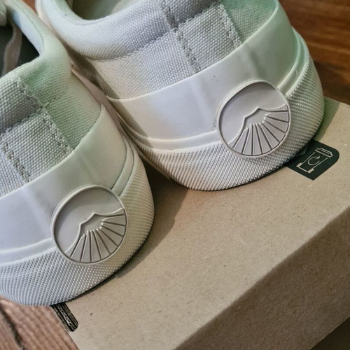 Vulcaz men's sneakers like new, size 43, white and beige