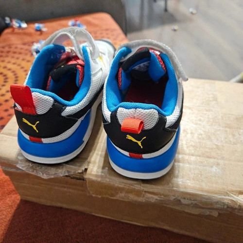 Puma athletic shoes size 32 like new, white and blue