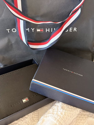 Tommy Hilfiger πορτοφόλι καινούργιο, μαύρο