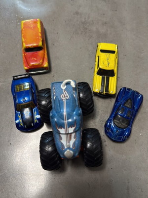 Hot Wheels set of 6 used metal toy cars