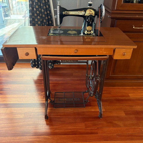 Striglis sewing machine used