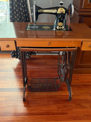 Striglis sewing machine used