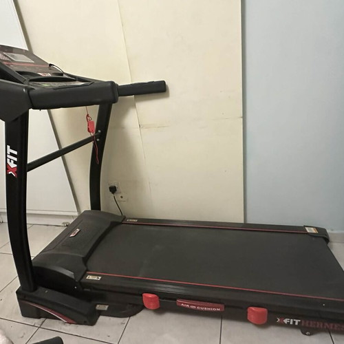 Treadmill Xfit like new