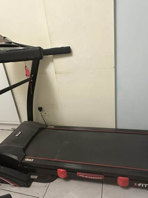 Treadmill Xfit like new