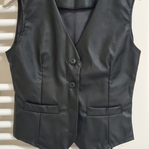 Women's leather vest new, size small Marlen