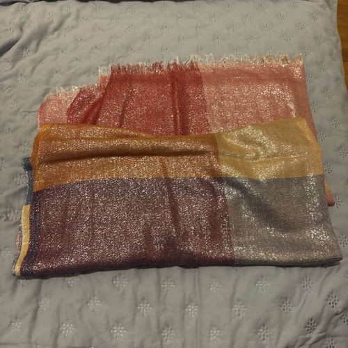 Scarf like new with unique multicolor pattern
