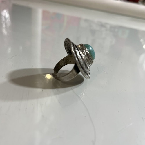 Silver ring with turquoise stone like new