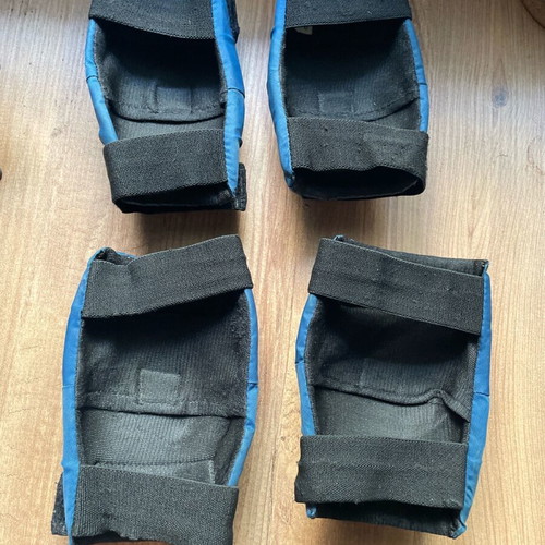 Knee and elbow pads used, small and medium size for kids and adults