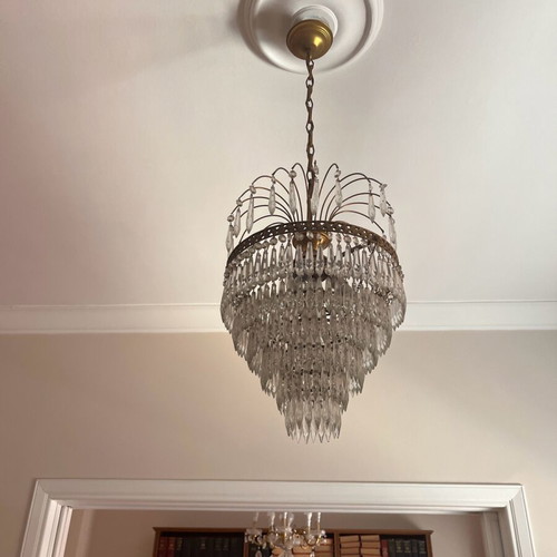 Chandelier classic like new with bronze frame