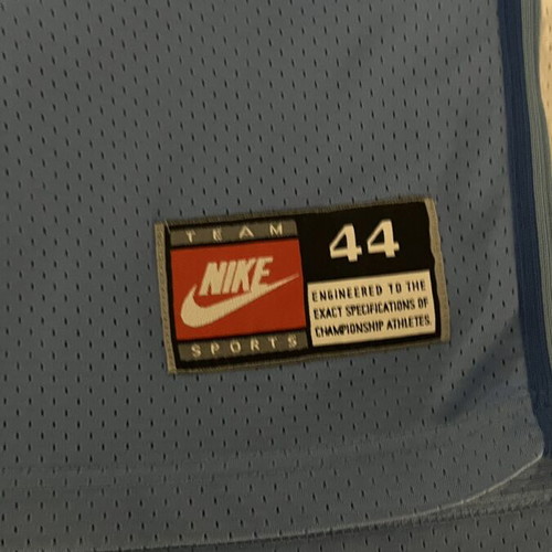 North Carolina basketball jersey Nike size 44 used, 90s