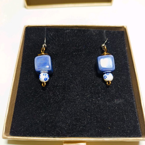 Vintage earrings with ceramic beads new, blue and white