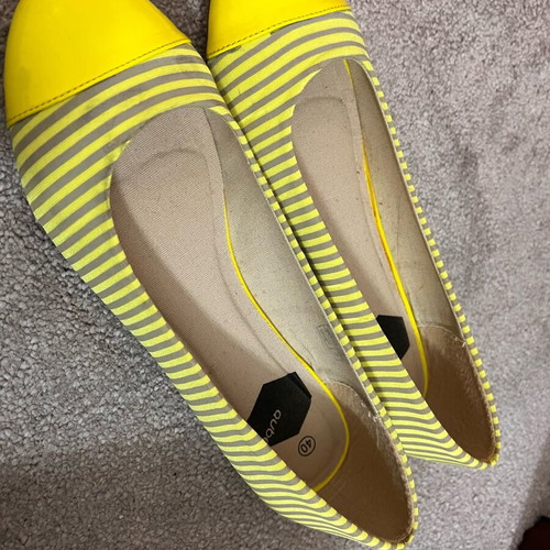Yellow ballerina flats like new, size 40