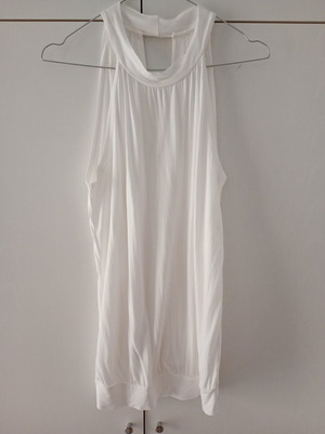 Blouse white size M like new with back opening