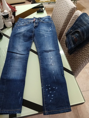 Dsquared2 jeans like new, size M, blue