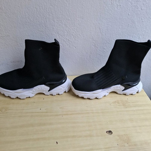 Women's sock-type sports shoe like new, black size 40