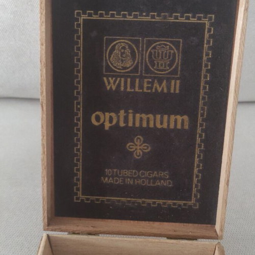 Optimum Willem II wooden cigar box used, empty for 10 cigars