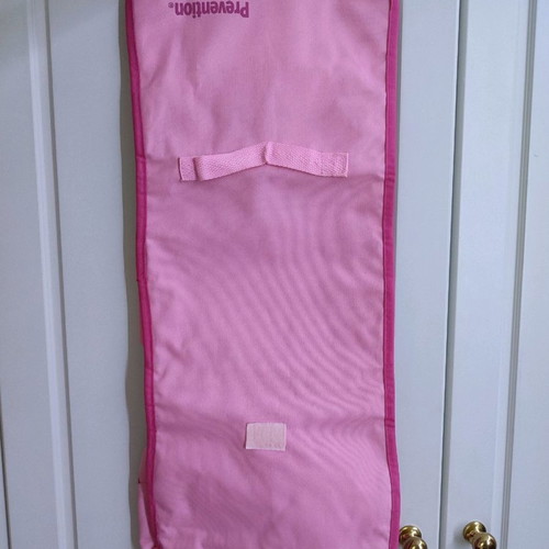 Toiletry bag that opens used for travel