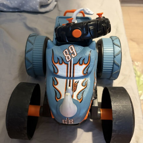 Hot Wheels remote control car like new, USB rechargeable, track convertible