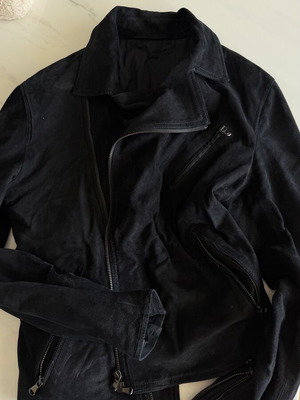 Now How black suede leather oversized L like new
