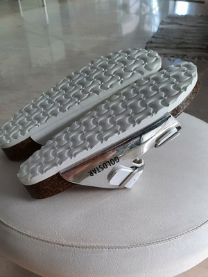 Νέα γυναικεία πέδιλα Nak λευκά με ρυθμιζόμενο λουράκι, μέγεθος 37