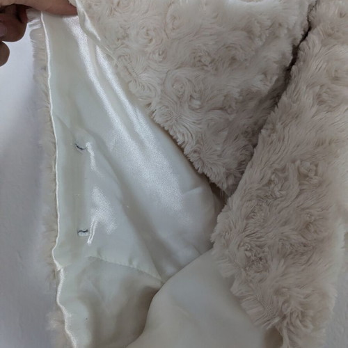 Infinity scarf used, white with fur detail