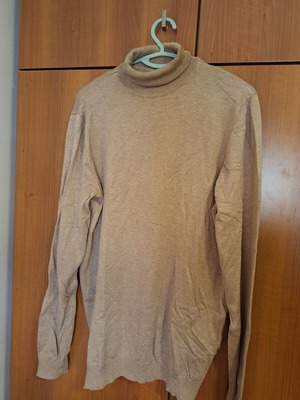 Pull & Bear turtleneck sweater like new, beige, size L