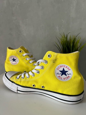 Converse yellow high top sneakers used, size 41