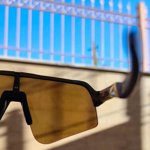 Oakley Gold sunglasses, like new