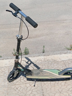 Scooter with brakes