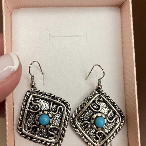 Vintage earrings and bracelet like new