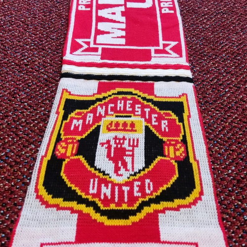 Manchester United Red Devils scarf like new, authentic collectible