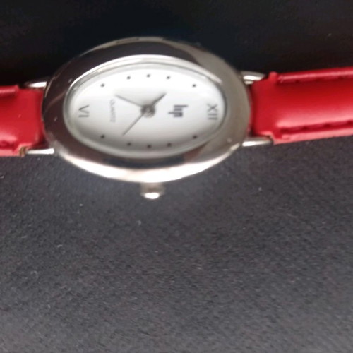 Lip wristwatch women's used, red