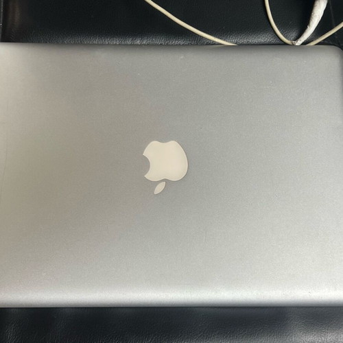 Apple laptop used, screen size up to 13 inch